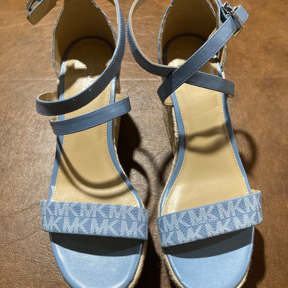 Michael Kors light blue  ladies wedge sandals New 8M KG22B
